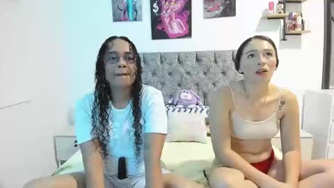 nay_and_aleja online show from May 7, 11:43 pm