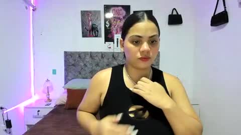 Snapshot of nay_and_aleja chatting on June 22, 3:08 am nay_and_aleja online show from June 22, 3:08 am