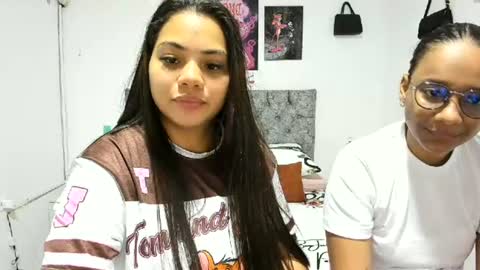 Snapshot of nay_and_aleja chatting on June 25, 7:07 pm nay_and_aleja online show from June 25, 7:07 pm