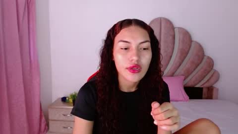 Snapshot of naya_fox1 chatting on February 3, 6:35 pm naya_fox1 online show from February 3, 6:35 pm