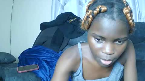 Snapshot of nayela_ chatting on February 28, 12:11 am nayela_ online show from February 28, 12:11 am