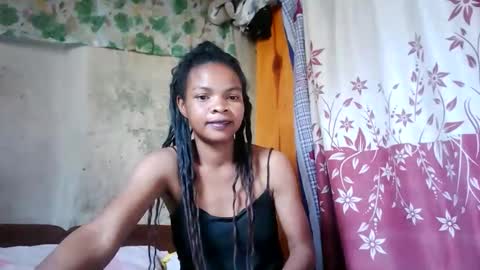 Snapshot of naylah313 chatting on June 4, 6:52 am Nayla online show from June 4, 6:52 am