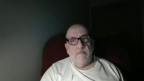 Snapshot of needlesslove chatting on March 14, 1:23 am Tom online show from March 14, 1:23 am