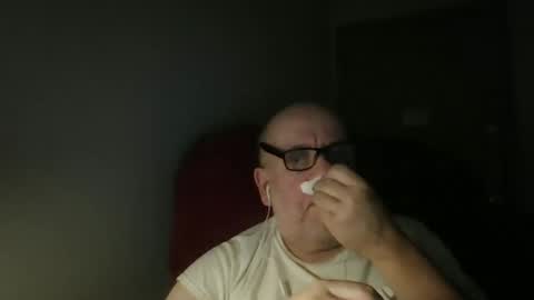 Snapshot of needlesslove chatting on April 10, 2:17 am Tom online show from April 10, 2:17 am