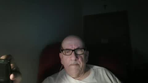 Snapshot of needlesslove chatting on April 14, 12:27 am Tom online show from April 14, 12:27 am