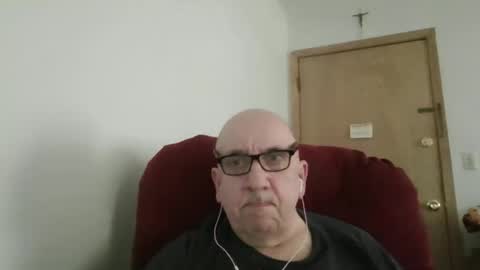 Snapshot of needlesslove chatting on April 25, 10:29 pm Tom online show from April 25, 10:29 pm