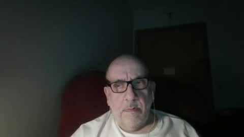 Snapshot of needlesslove chatting on May 5, 1:57 am Tom online show from May 5, 1:57 am
