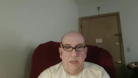Snapshot of needlesslove chatting on May 28, 11:02 pm Tom online show from May 28, 11:02 pm