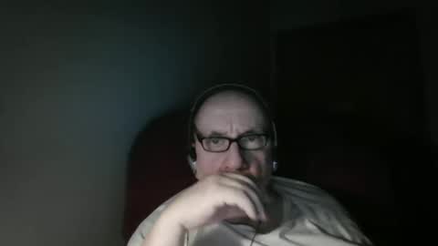 Snapshot of needlesslove chatting on June 5, 3:13 am Tom online show from June 5, 3:13 am