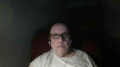 Snapshot of needlesslove chatting on June 17, 2:03 am Tom online show from June 17, 2:03 am