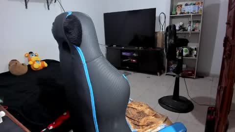 Geek Nicole    im Neeko UwU online show from May 20, 4:02 pm