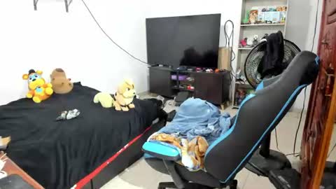 Geek Nicole    im Neeko UwU online show from June 18, 11:47 am