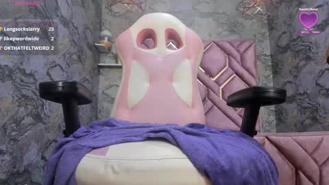 Nefer  online show from October 19, 6:52 pm