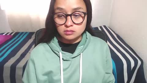 Snapshot of negrita_25 chatting on September 17, 3:46 pm Zoe online show from September 17, 3:46 pm