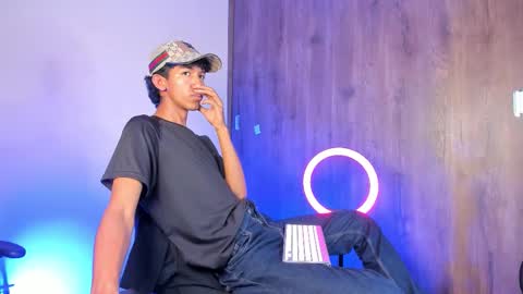 neitan online show from February 19, 1:51 pm