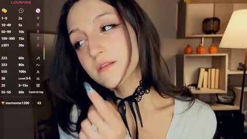 Vicky and Beatrice online show from February 18, 7:21 pm