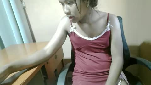 nelia_84 online show from May 4, 5:25 am