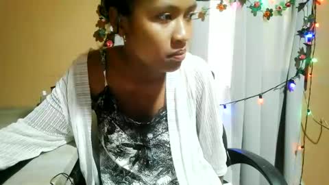 nelia_84 online show from May 28, 6:10 am
