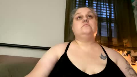 Snapshot of nellatlas chatting on March 1, 12:07 am Nellie Atlas online show from March 1, 12:07 am