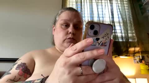 Nellie Atlas online show from April 16, 9:50 pm