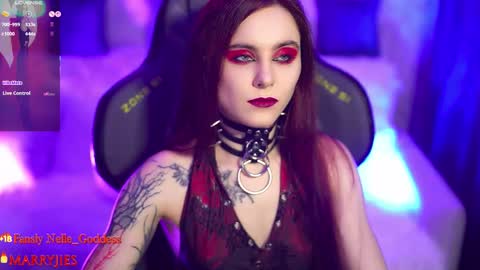 Snapshot of nelle_ chatting on September 16, 8:32 pm online show from September 16, 8:32 pm