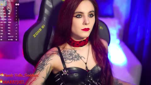 Snapshot of nelle_ chatting on September 20, 5:52 am online show from September 20, 5:52 am