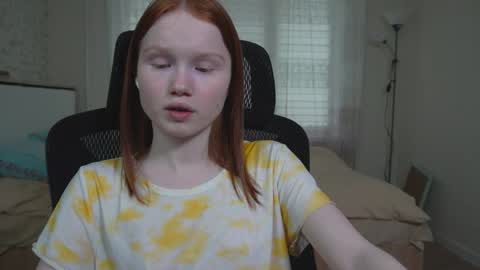 Snapshot of nellie_baby chatting on April 27, 2:15 pm Nellie online show from April 27, 2:15 pm