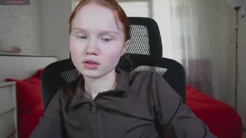 Snapshot of nellie_baby chatting on May 25, 12:22 pm Nellie online show from May 25, 12:22 pm
