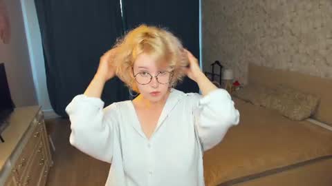 nelly_gloss online show from June 10, 8:46 am