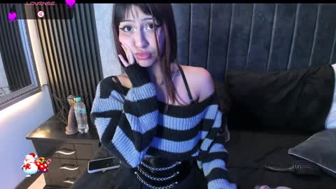 Snapshot of nemesis_castel chatting on December 4, 1:47 am Nemesis online show from December 4, 1:47 am