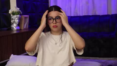 Snapshot of nemesisvelvet chatting on March 13, 5:47 am NemesisVelvet online show from March 13, 5:47 am