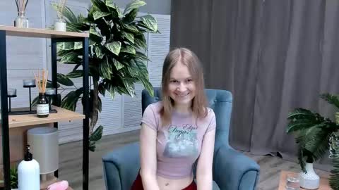 Snapshot of nenahalter chatting on March 1, 5:20 am Leone online show from March 1, 5:20 am