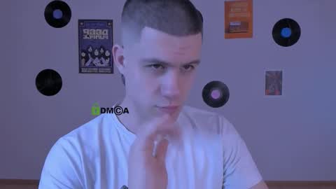 neo_raze_ online show from March 3, 8:26 pm