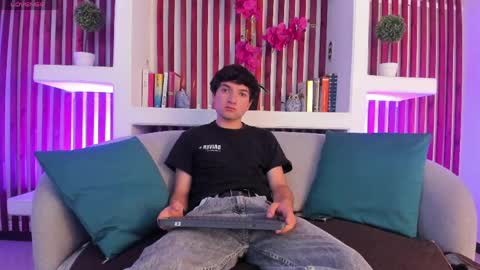 Zarek  online show from May 13, 11:18 am