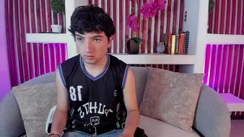 Zarek  online show from May 22, 11:16 am