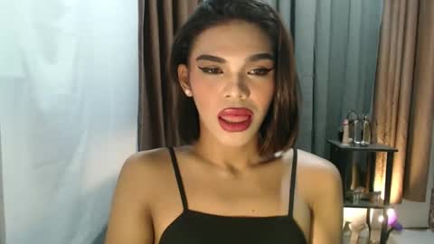 neomi online show from March 23, 7:07 pm