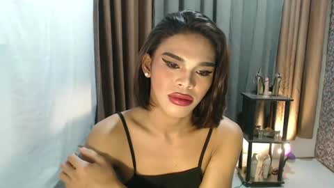 neomi online show from March 25, 6:36 pm