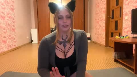 Snapshot of neomimaddern chatting on April 23, 6:32 pm neomimaddern online show from April 23, 6:32 pm