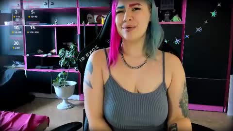 Snapshot of neon_baddie chatting on July 7, 7:45 am Ada online show from July 7, 7:45 am