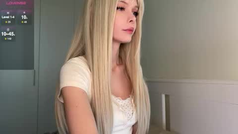 Snapshot of neondemon_ chatting on March 14, 6:41 am maeve online show from March 14, 6:41 am