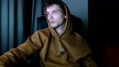 Snapshot of nephew_p chatting on March 9, 1:31 am nephew_p online show from March 9, 1:31 am