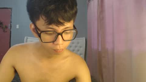 Snapshot of nerdy_nate chatting on May 25, 10:38 pm Ethan online show from May 25, 10:38 pm