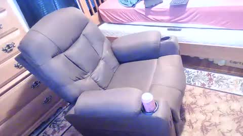 Snapshot of nerdychub4fun chatting on February 8, 4:32 pm nerdychub4fun online show from February 8, 4:32 pm