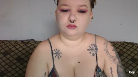 Snapshot of neriphine chatting on December 1, 8:08 am Neriphine online show from December 1, 8:08 am
