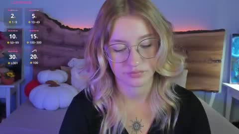 Snapshot of nerissa_xo chatting on October 3, 8:17 pm Nerissa online show from October 3, 8:17 pm