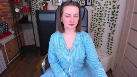 nero_asta online show from February 7, 4:00 pm