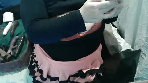 Snapshot of neslihan35 chatting on February 11, 12:38 am neslihan online show from February 11, 12:38 am