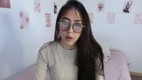 Snapshot of nessaa_ chatting on March 17, 11:30 pm Nessa online show from March 17, 11:30 pm