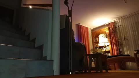 neu4gierig online show from December 18, 6:46 pm