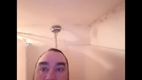 Snapshot of neverseentthatb4 chatting on February 1, 11:03 pm Matt online show from February 1, 11:03 pm